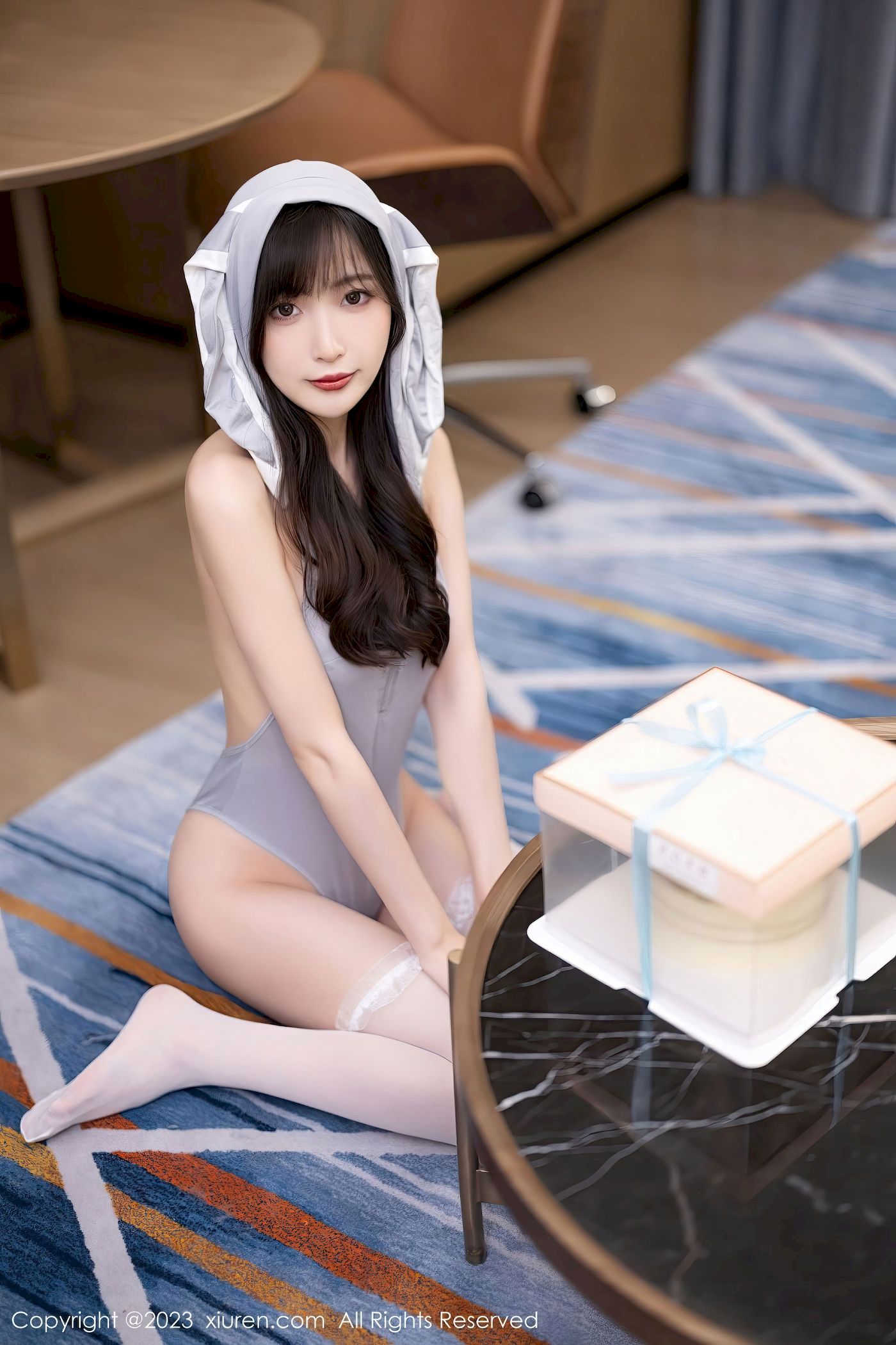 [秀人XiuRen] No.6762 模特林星阑 – 开叉服饰+白色丝袜性感写真-小爱·美女部落