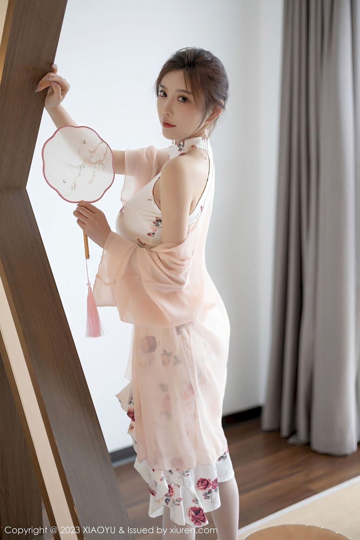 [XIAOYU语画界] VOL.1046 杨晨晨Yome – 白丝旗袍+茶艺主题贵州旅拍-小爱·美女部落