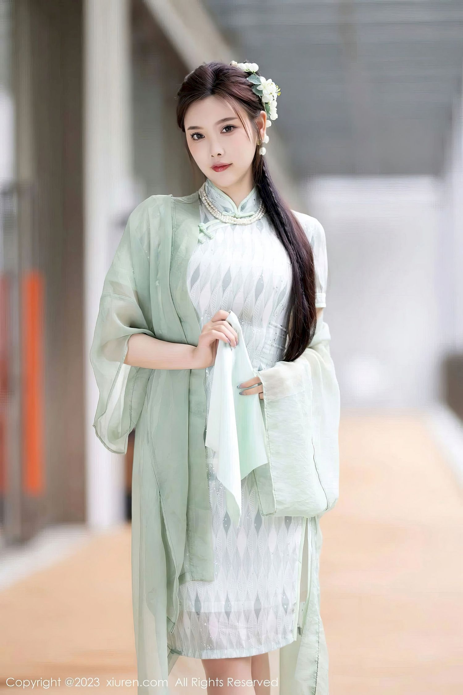 [XiuRen秀人网] No.6983 杨晨晨Yome – 淡绿旗袍+原丝美腿写真-小爱·美女部落