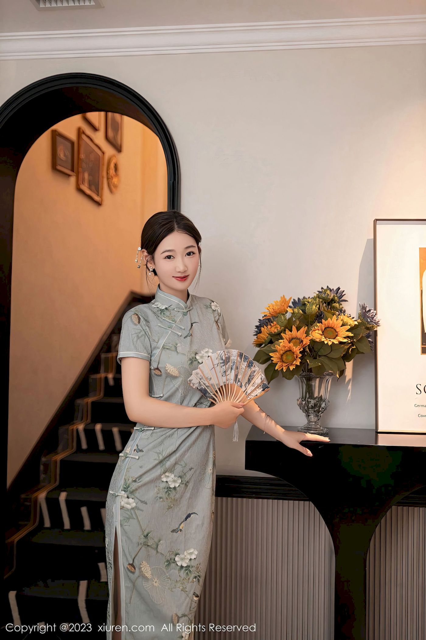 [秀人XiuRen] No.7232 唐安琪 – 旗袍服饰+原色丝袜巴厘岛旅拍-小爱·美女部落
