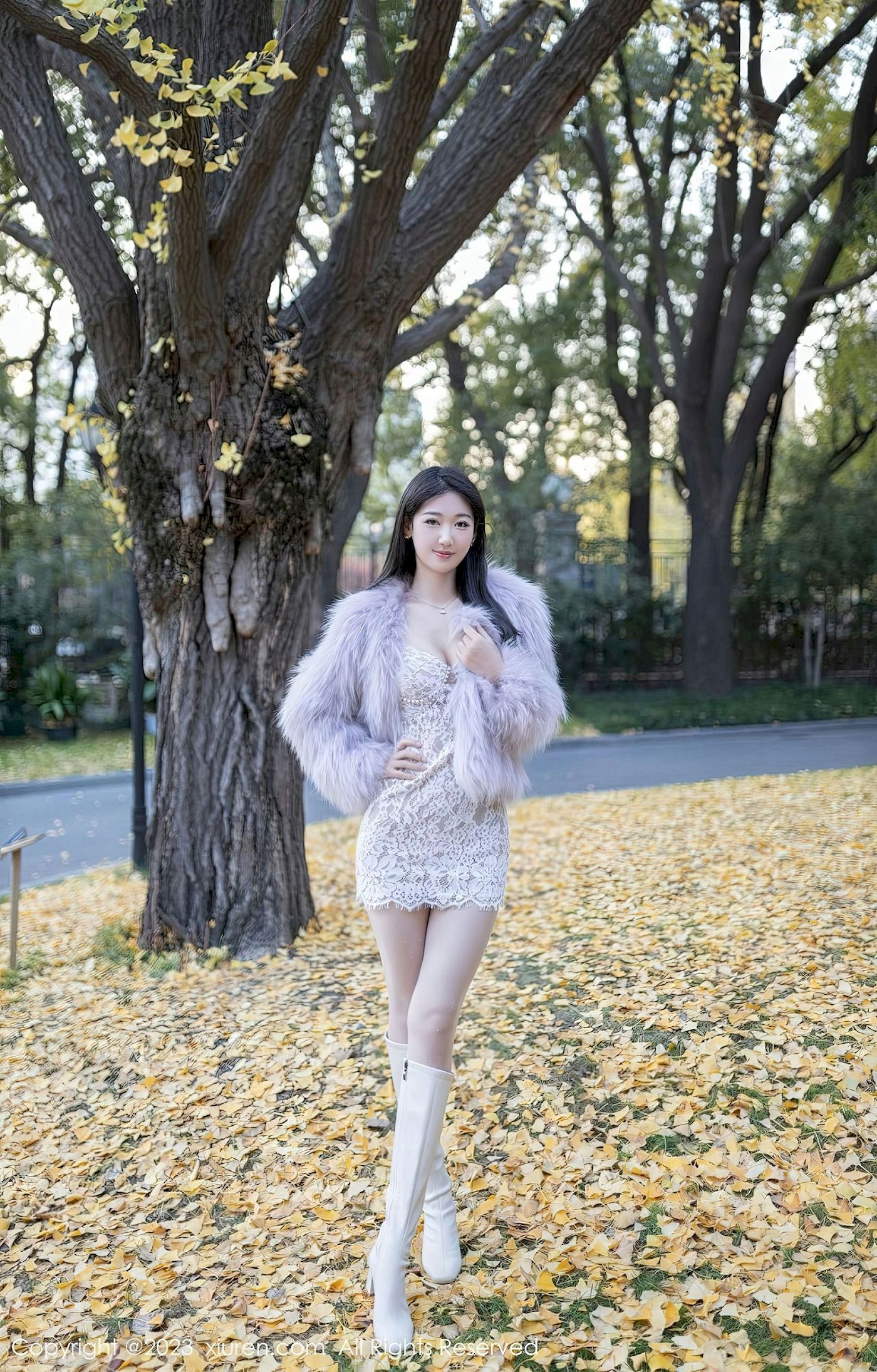 [秀人XiuRen] No.6331 唐安琪 – 白色短裙+白色丝袜性感写真-小爱·美女部落