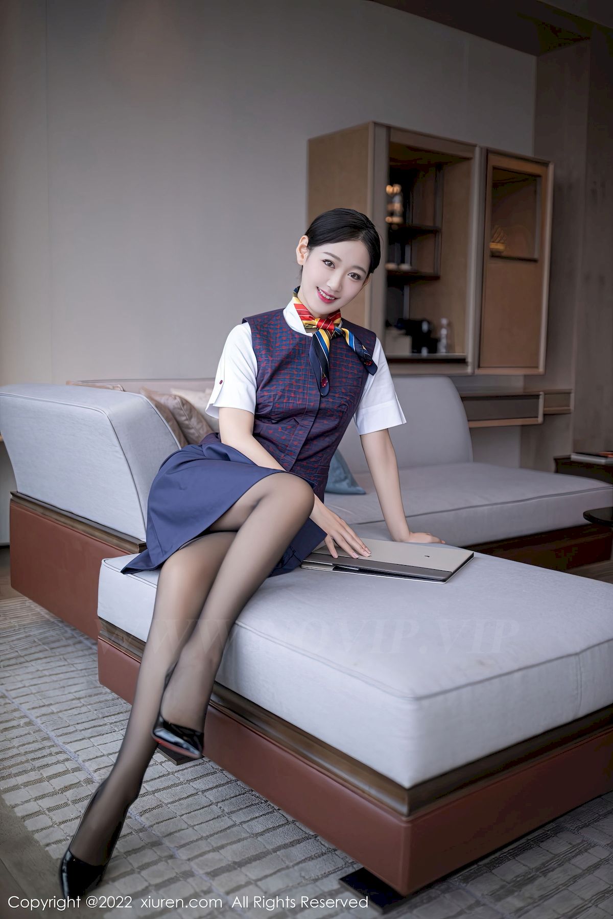 [秀人XiuRen] No.5922 模特唐安琪 – 空姐制服+应酬主题北京旅拍-小爱·美女部落