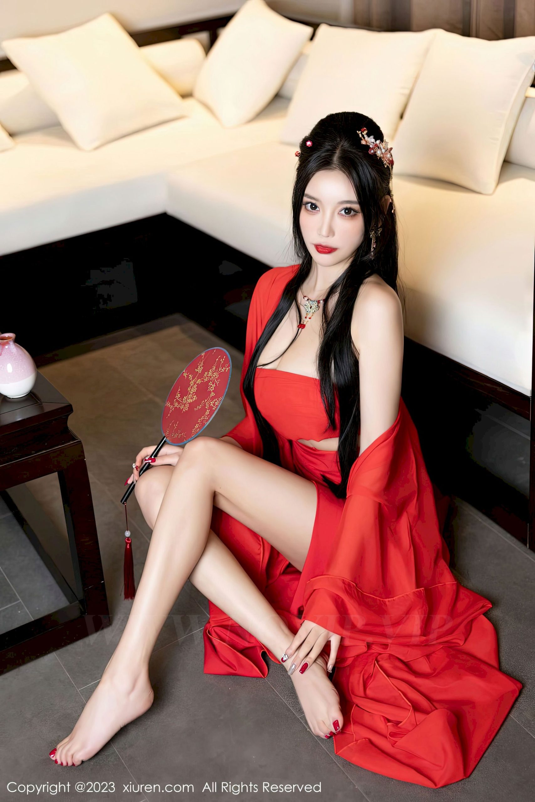 [秀人XiuRen] No.6149 女神杨晨晨Yome – 半透红色丝绸洁白如玉海南岛旅拍-小爱·美女部落