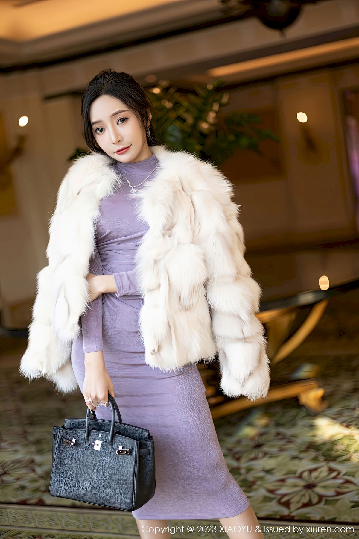 [语画界XIAOYU] Vol.947 女神王馨瑶yanni – 淡紫色收身连衣长裙性感写真-小爱·美女部落