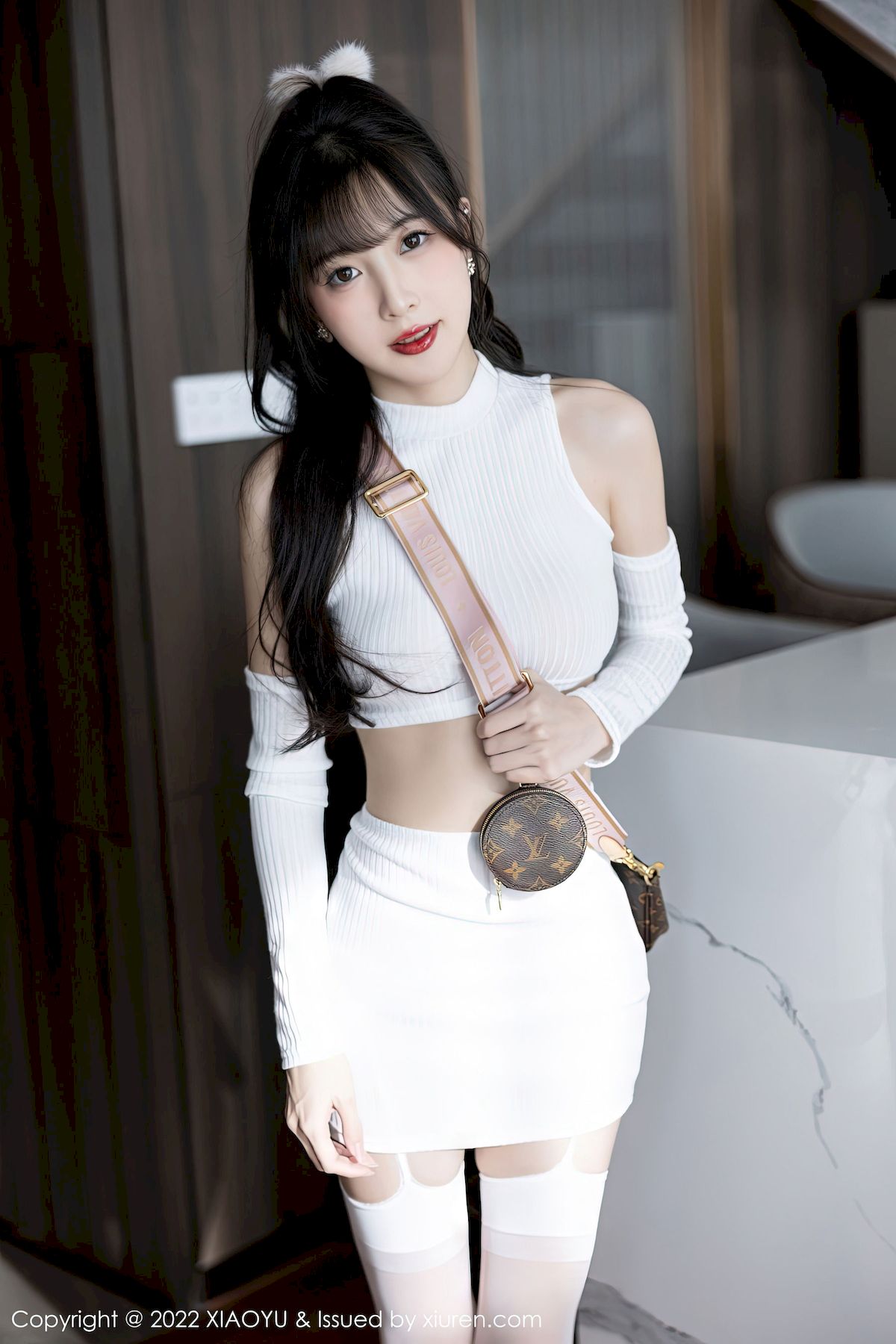 [语画界XIAOYU] Vol.928 模特林星阑 – 白色短款上衣+白色丝袜性感写真-小爱·美女部落