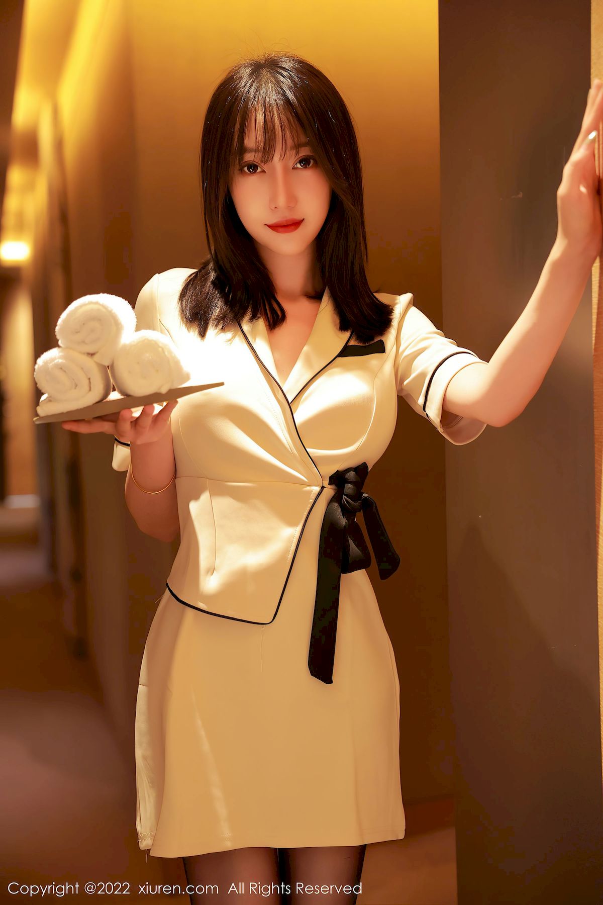 [秀人XiuRen] No.5534 模特玥儿玥er – 客房经理角色扮演香格里拉旅拍-小爱·美女部落