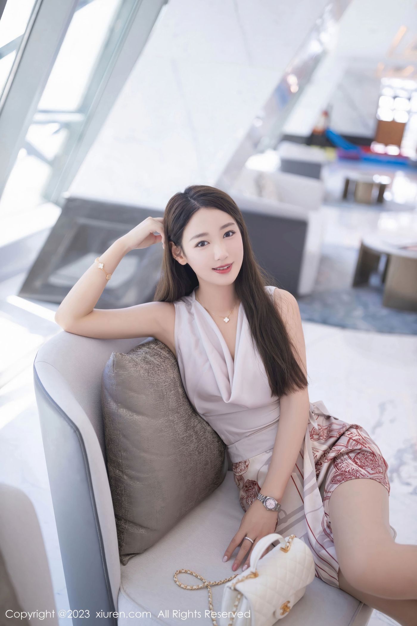 图片[13]-[秀人XiuRen] No.7264 唐安琪 – 淡粉上衣+诱人灰丝珠三角旅拍-小爱·美女部落