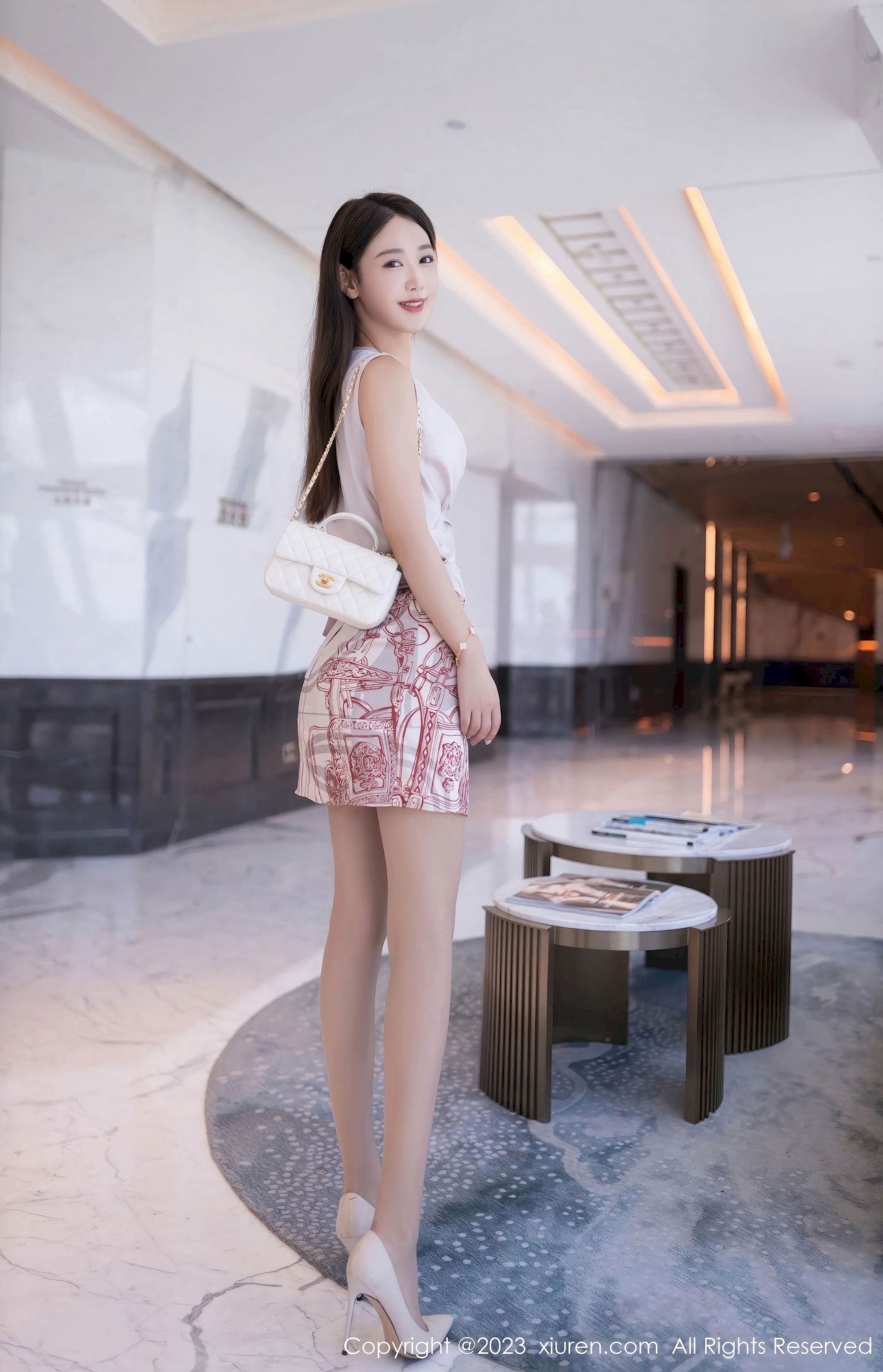 图片[17]-[秀人XiuRen] No.7264 唐安琪 – 淡粉上衣+诱人灰丝珠三角旅拍-小爱·美女部落
