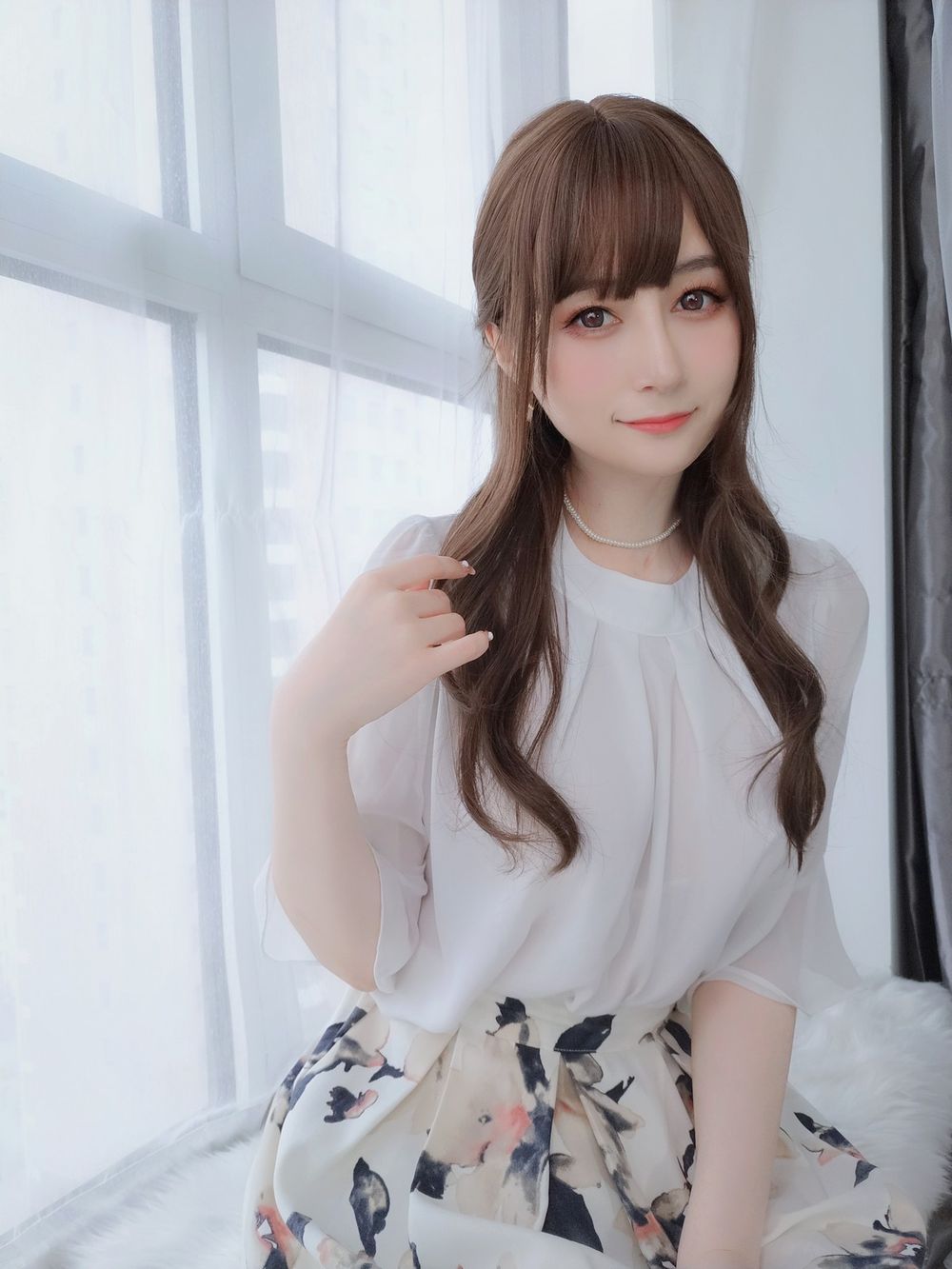 网络红人白银81丝袜美腿碎长裙粉色内衣私房系列性感写真-御萝部落-小爱·美女部落