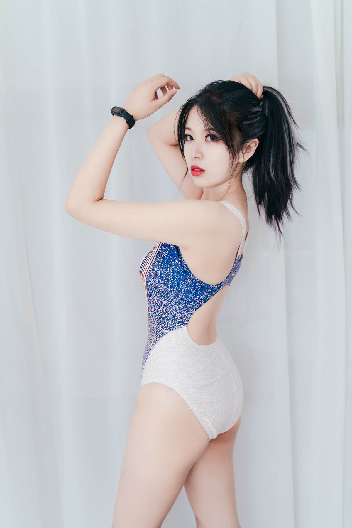 网络美女轩萧学姐连体泳装秀完美身材竞泳主题私房写真-御萝部落-小爱·美女部落