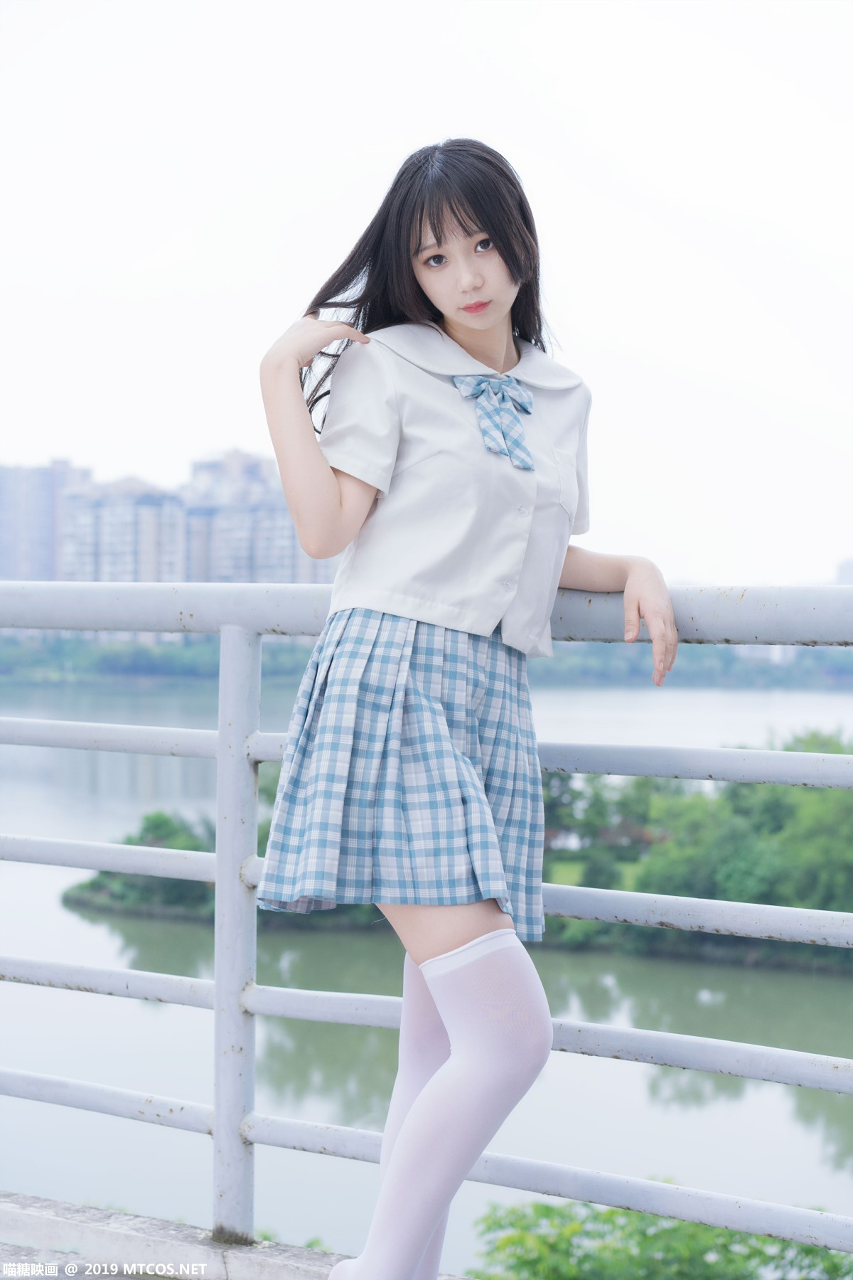 [喵糖映画]VOL.015 半度度度喵 白丝格子裙 – COSPLAY-小爱·美女部落