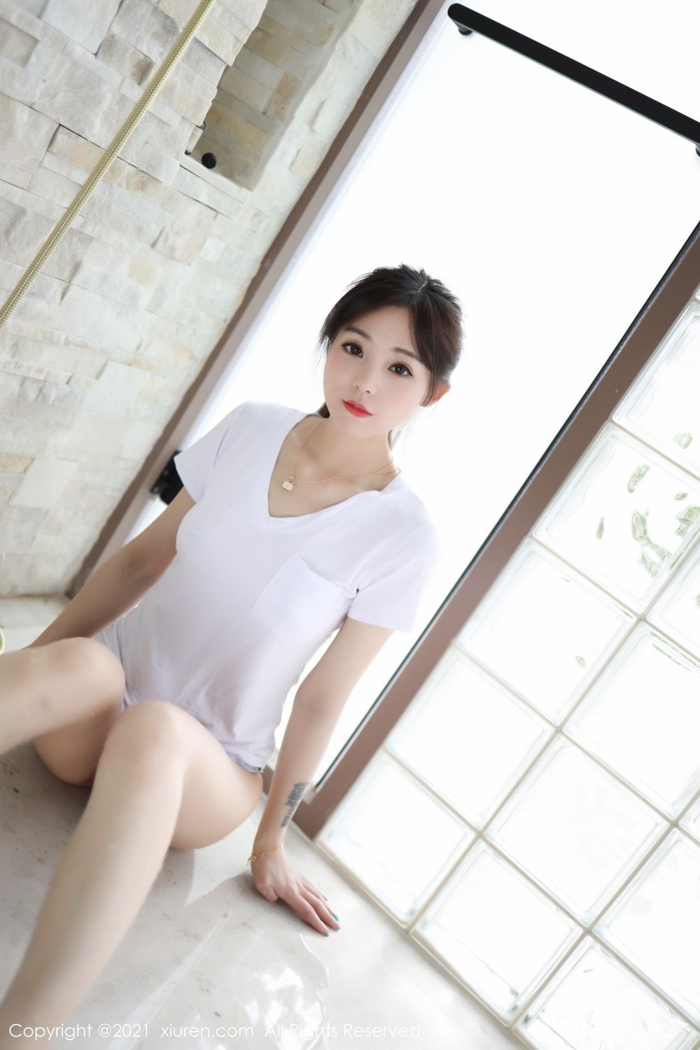 秀人网美女模特佘贝拉bella运动装与浴室系列西双版纳旅拍-御萝部落-小爱·美女部落