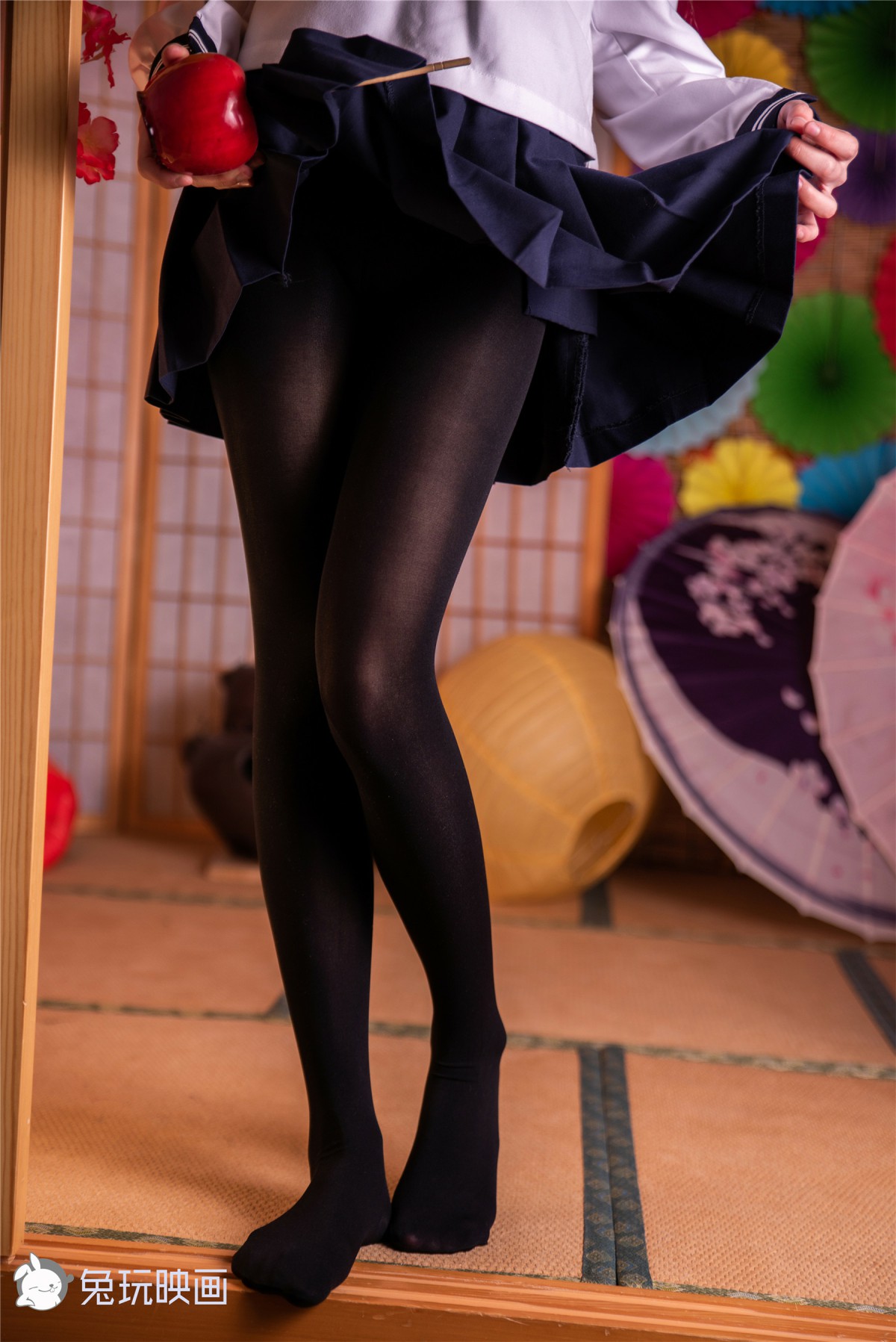 兔玩映画系列 Vol.053 冬天里的黑丝JK裙_ – COSPLAY-小爱·美女部落