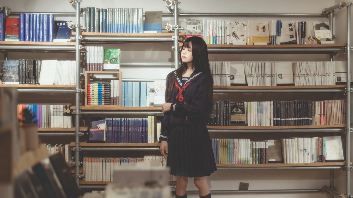 图片[42]-萝莉风COS 桜桃喵 – 黑色水手服 – COSPLAY-小爱·美女部落