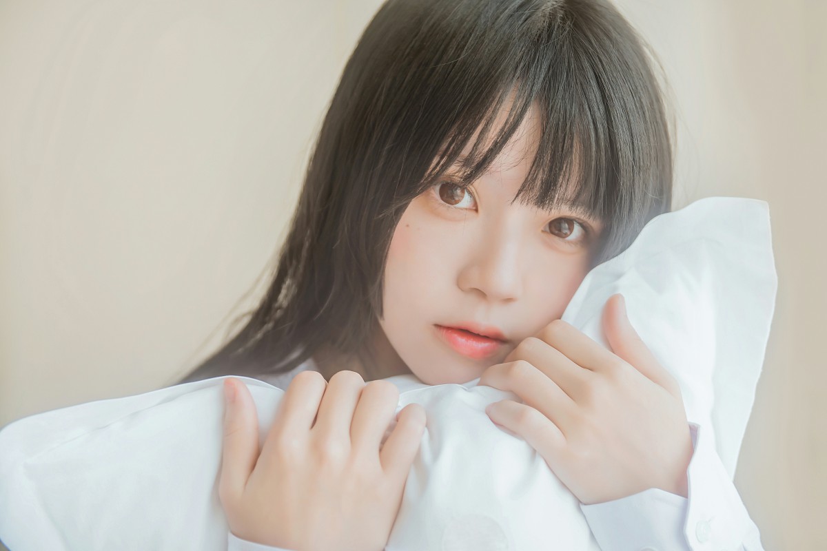 图片[8]-萝莉风COS 桜桃喵 – 白衬衫散发 – COSPLAY-小爱·美女部落