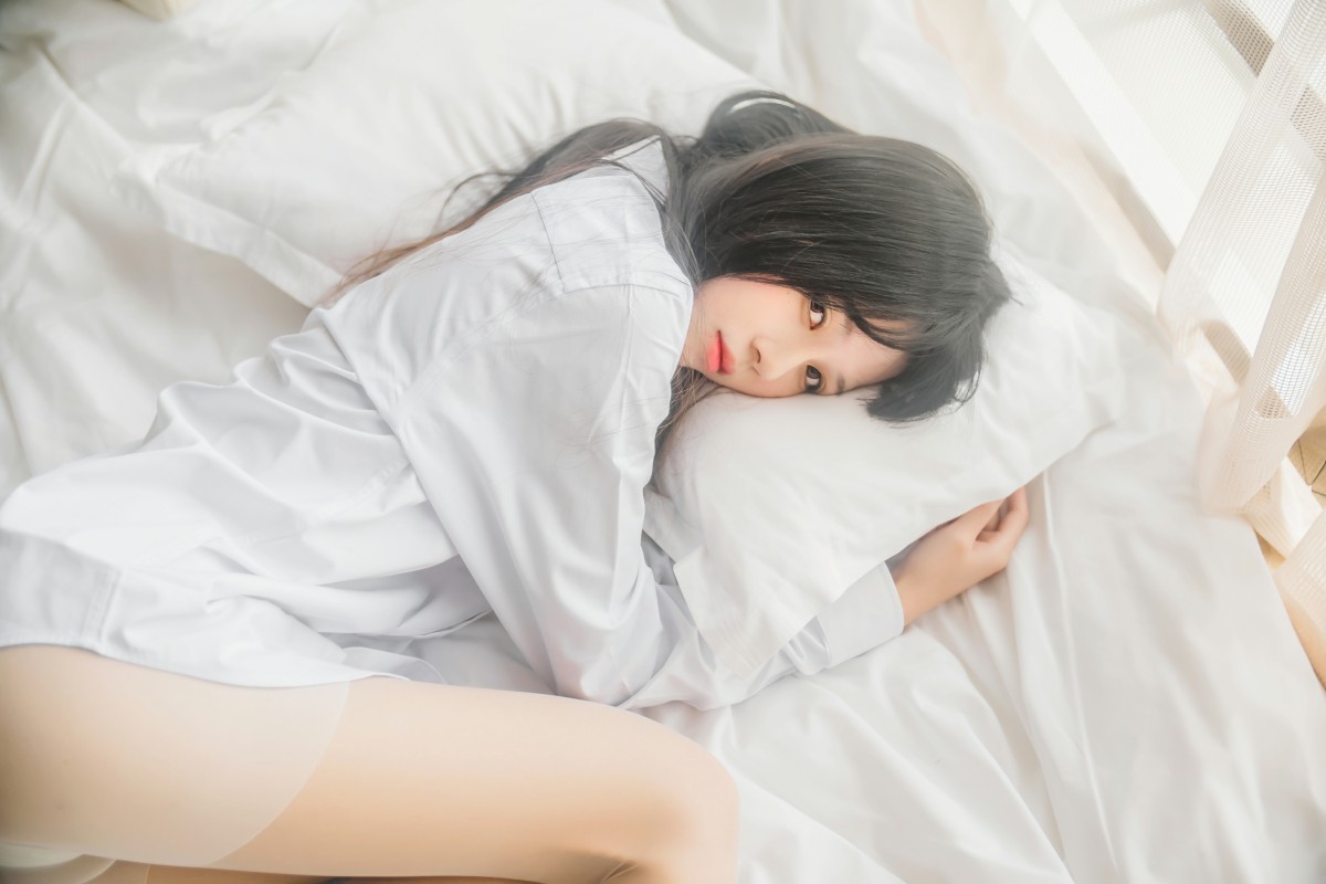 图片[13]-萝莉风COS 桜桃喵 – 白衬衫散发 – COSPLAY-小爱·美女部落