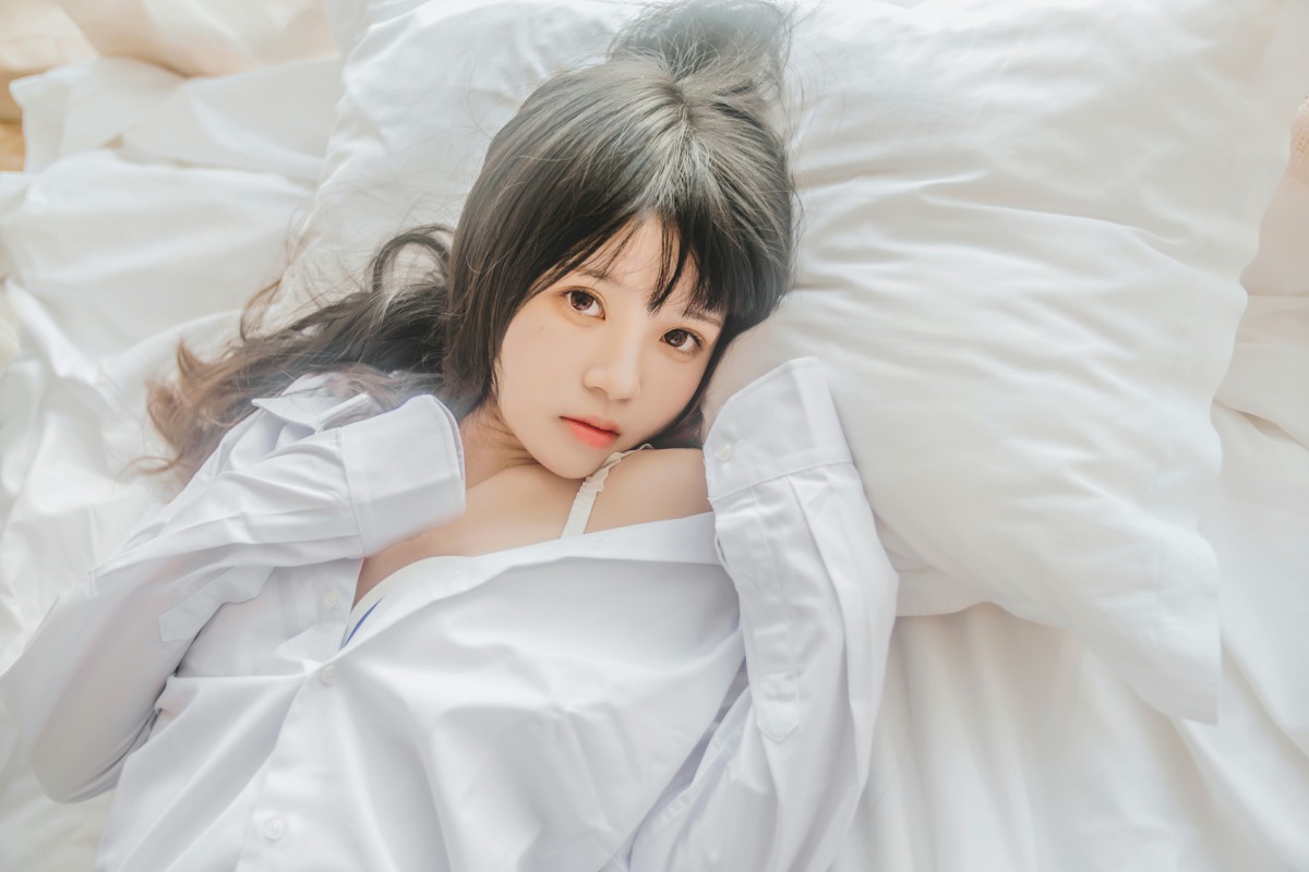图片[18]-萝莉风COS 桜桃喵 – 白衬衫散发 – COSPLAY-小爱·美女部落