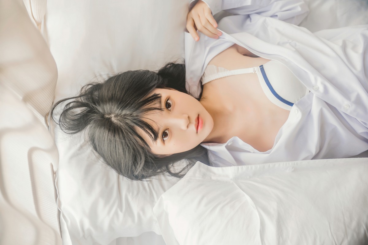 图片[25]-萝莉风COS 桜桃喵 – 白衬衫散发 – COSPLAY-小爱·美女部落