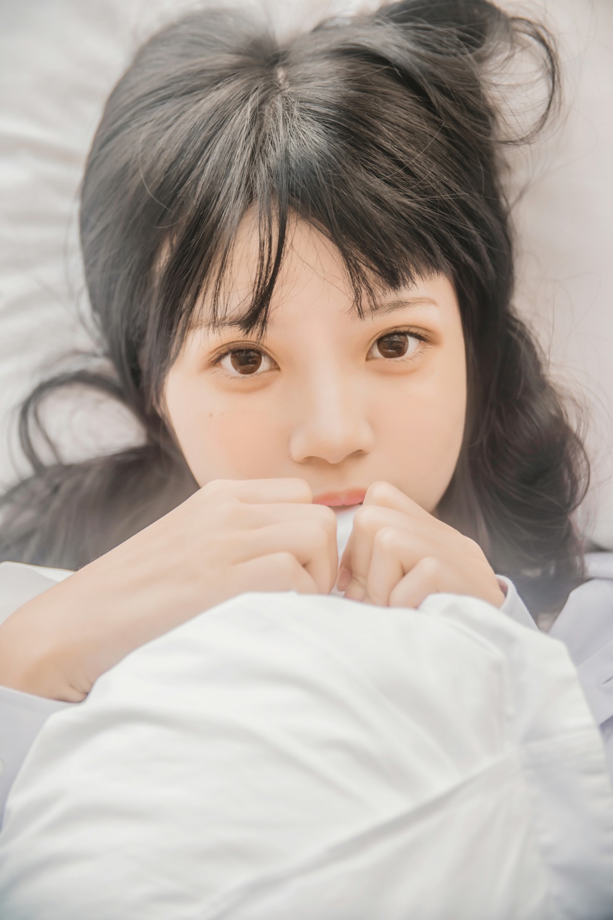 图片[23]-萝莉风COS 桜桃喵 – 白衬衫散发 – COSPLAY-小爱·美女部落