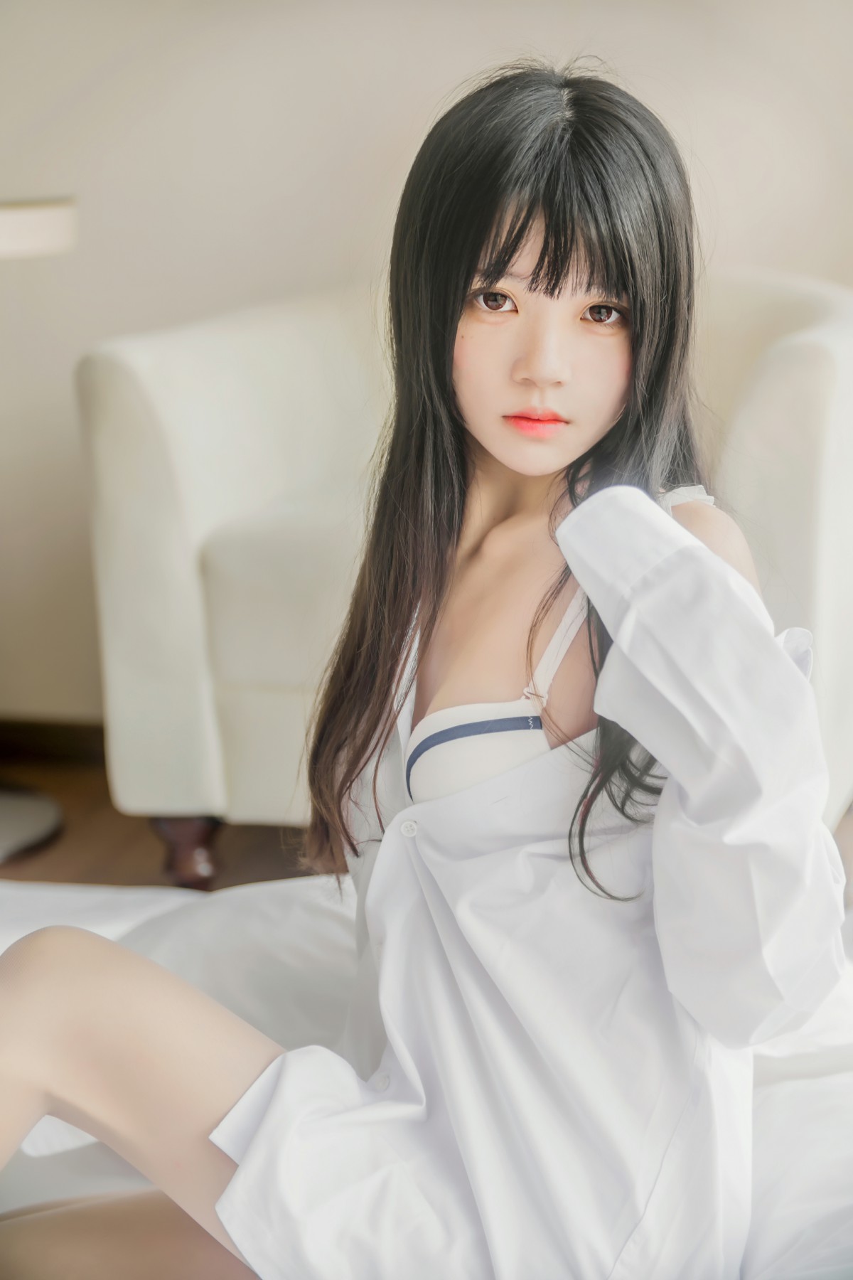 图片[30]-萝莉风COS 桜桃喵 – 白衬衫散发 – COSPLAY-小爱·美女部落
