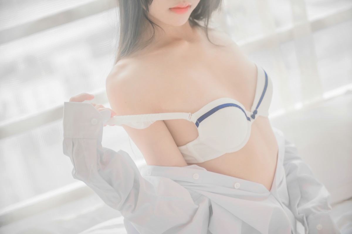 图片[37]-萝莉风COS 桜桃喵 – 白衬衫散发 – COSPLAY-小爱·美女部落