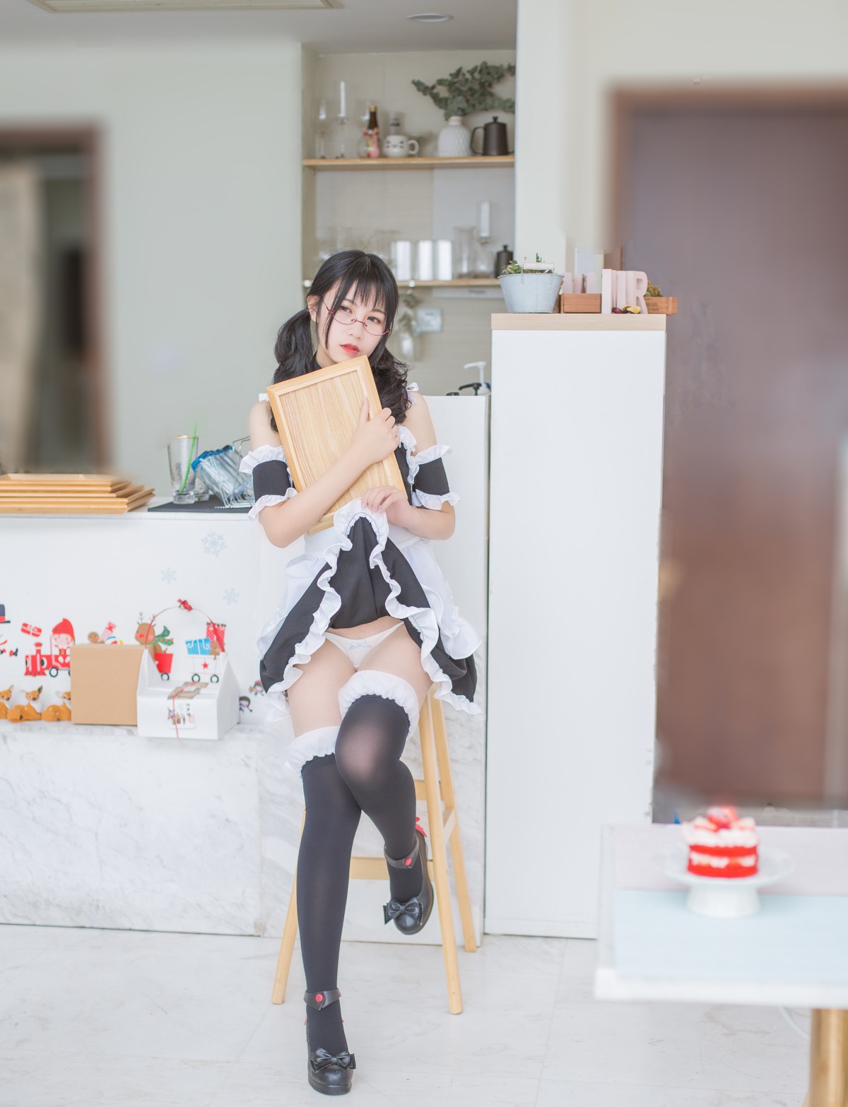 图片[14]-COS美女 逐月SU写真 – 女仆 – COSPLAY-小爱·美女部落