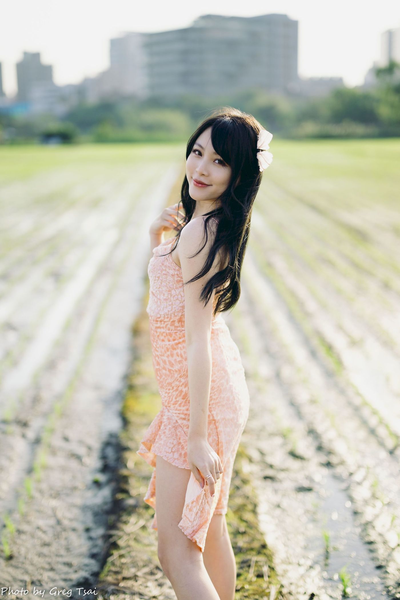 户外美女Ashley暖色连衣裙人比花娇阳光系列写真-御萝部落-小爱·美女部落