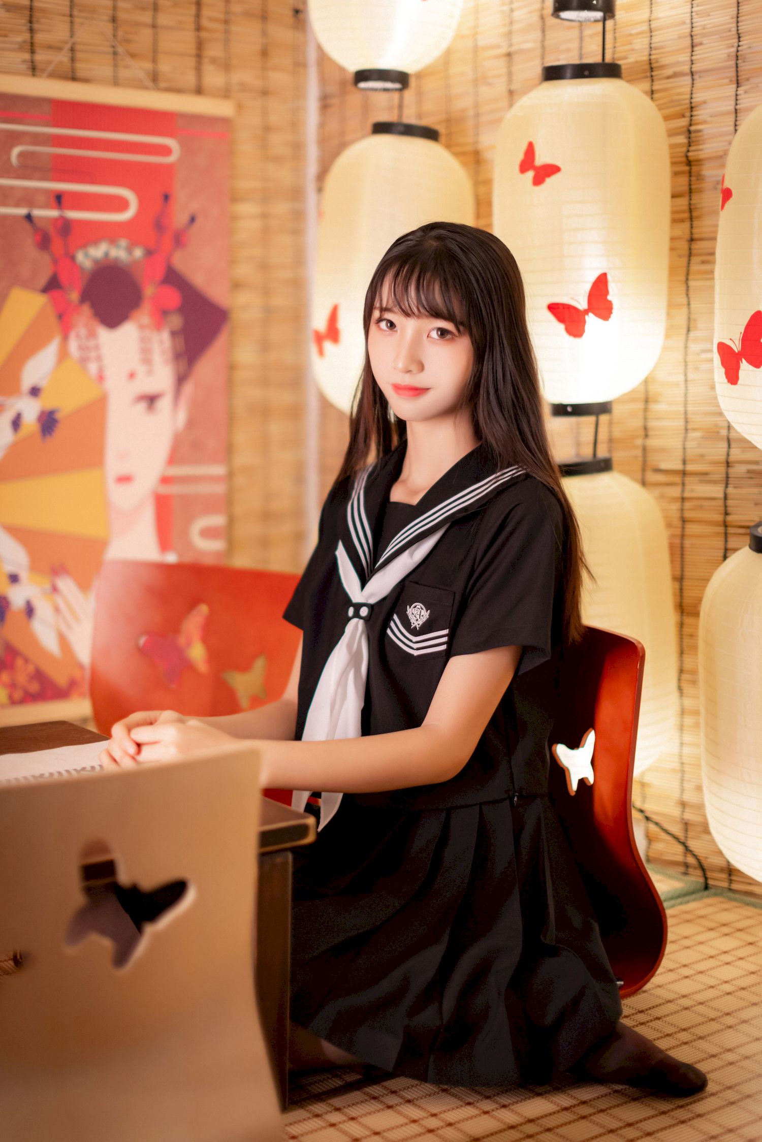 清纯妹子西呱呀呀呀JK制服搭配黑丝日系风格写真-御萝部落-小爱·美女部落